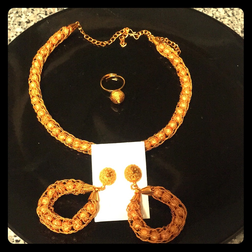 3 piece set , great for any occasion